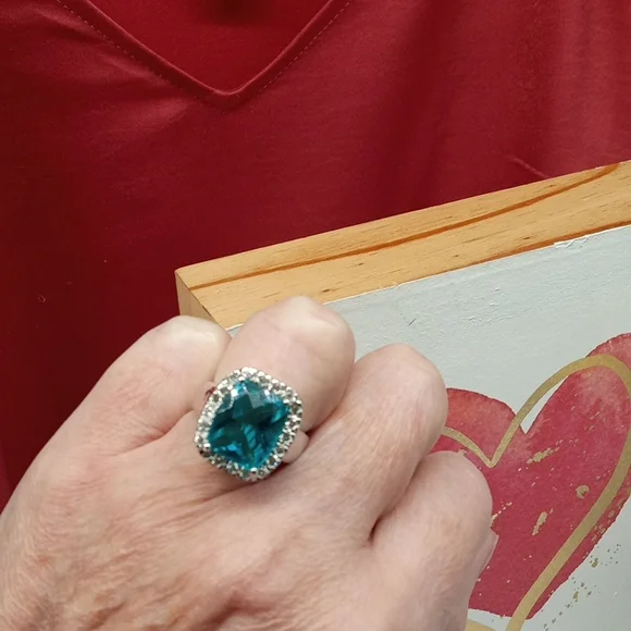 COSTUME SILVERTONE BLUE STONE COCKTAIL RING SIZE 7 - Picture 2 of 4